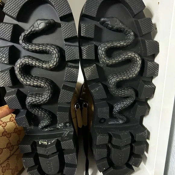 Light use! Worn once! - Picture 3 of 5